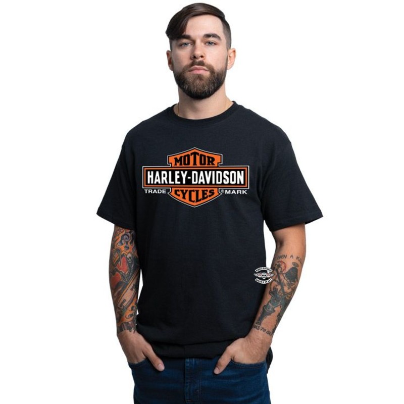 T-shirt da uomo Elongated Bar & Shield On black Harley-Davidson Monza T-shirt da uomo Elongated Bar & Shield On black Harley-Davidson Monza